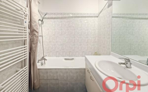 Appartement à louer    2 pièces • 50 m2 Lyon 8