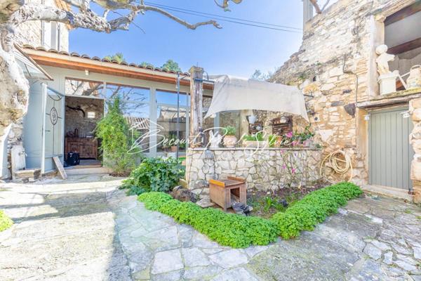 Ancienne Bergerie 1800 en pierre avec piscine