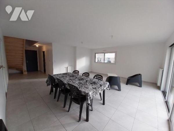 VITRE. Quartier Sud/Bouffort, belle maison contemporaine de 2019 dans lotissement calme,  de ty...