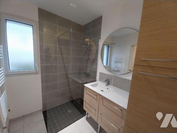 VITRE. Quartier Sud/Bouffort, belle maison contemporaine de 2019 dans lotissement calme,  de ty...