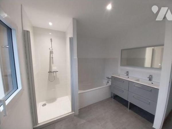 VITRE. Quartier Sud/Bouffort, belle maison contemporaine de 2019 dans lotissement calme,  de ty...