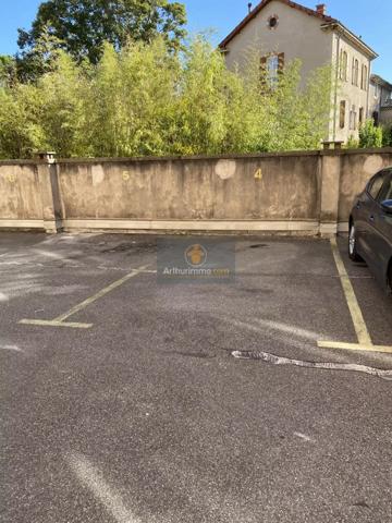 Location Parking à Apt
