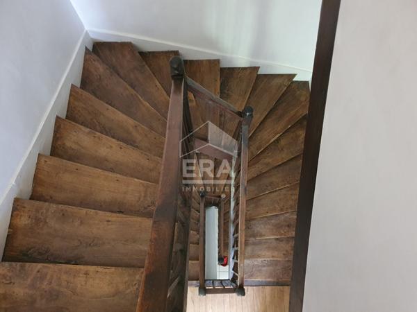 TRES BELLE MAISON DE VILLE DE 230 m², PLEIN CENTRE AVEC EXTERIEUR