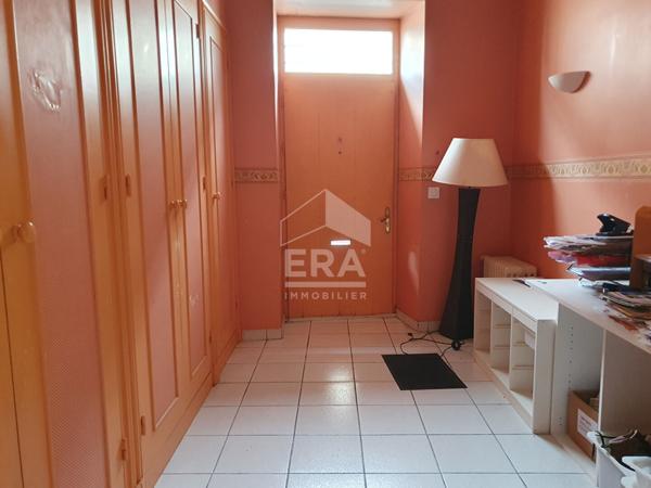 TRES BELLE MAISON DE VILLE DE 230 m², PLEIN CENTRE AVEC EXTERIEUR