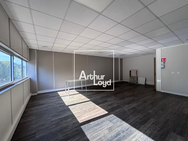 Bureaux à vendre Nîmes Parc Georges Besse avec stationnement extérieur