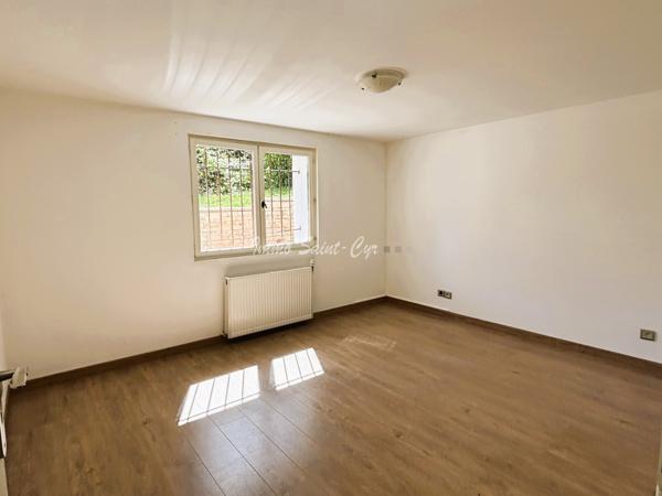 Maison 5 pièce(s) 4 chambre(s) 220 m²