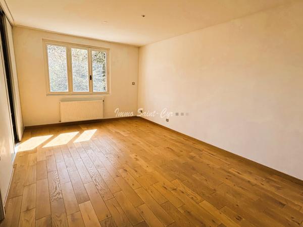 Maison 5 pièce(s) 4 chambre(s) 220 m²