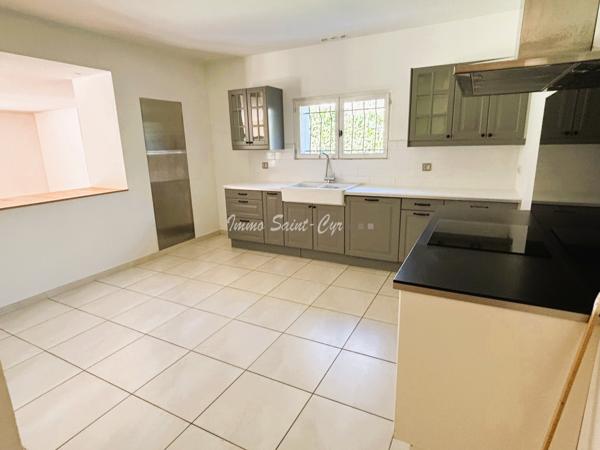 Maison 5 pièce(s) 4 chambre(s) 220 m²