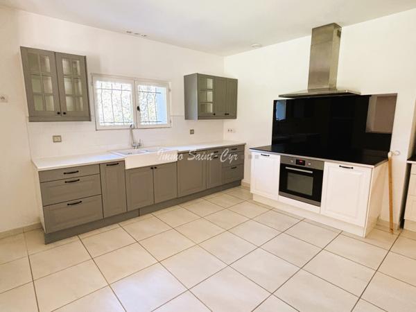 Maison 5 pièce(s) 4 chambre(s) 220 m²