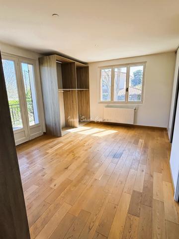 Maison 5 pièce(s) 4 chambre(s) 220 m²
