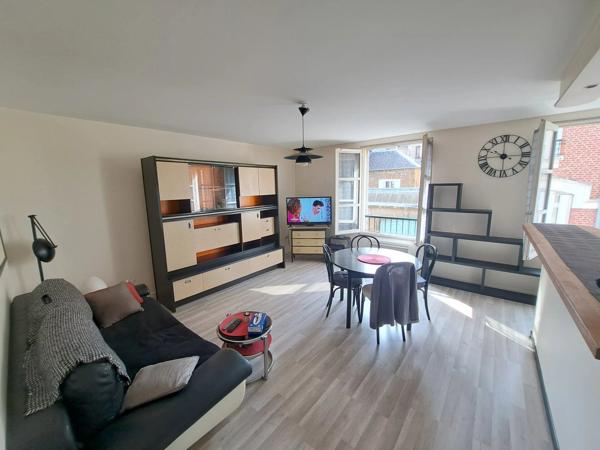 Vente                                                      Appartement
                        
                     3 pièces                      78 m2                     à Charleville-Mézières