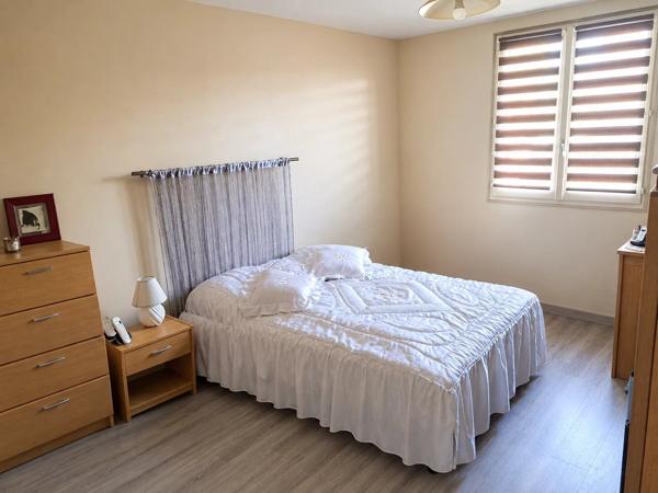 Vente                                                      Appartement
                        
                     3 pièces                      78 m2                     à Charleville-Mézières