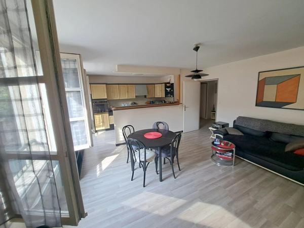 Vente                                                      Appartement
                        
                     3 pièces                      78 m2                     à Charleville-Mézières