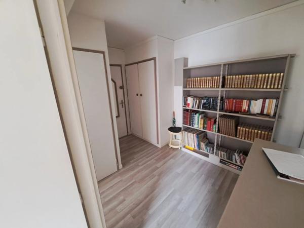 Vente                                                      Appartement
                        
                     3 pièces                      78 m2                     à Charleville-Mézières