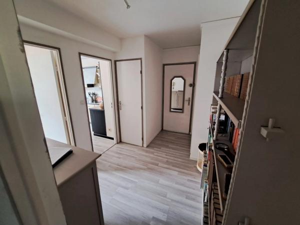Vente                                                      Appartement
                        
                     3 pièces                      78 m2                     à Charleville-Mézières