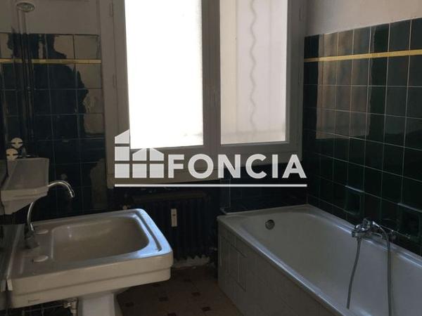 Location Appartement 3 pièces 77.15 m² - 4 RUE BOSSUET Nimes 30000