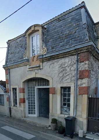 47110 SAINTE LIVRADE SUR LOT Immeuble à Ste Livrade/Lot proche des commodités