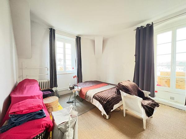47110 SAINTE LIVRADE SUR LOT Immeuble à Ste Livrade/Lot proche des commodités
