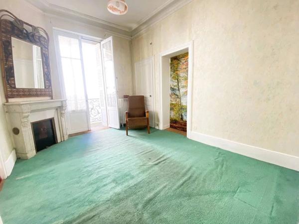 03200 VICHY -MAISON - APPARTEMENT DE 4 PIÈCES AVEC BALCONS AVEC CAVE -COEUR DE VILLE -