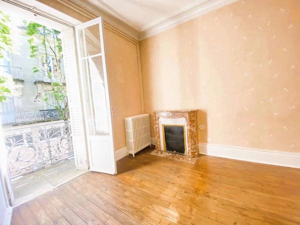 03200 VICHY -MAISON - APPARTEMENT DE 4 PIÈCES AVEC BALCONS AVEC CAVE -COEUR DE VILLE -