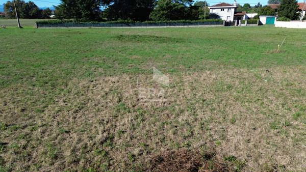 A vendre - Terrain plat de 1090m² à Vic-en-Bigorre