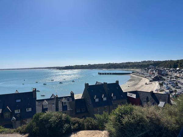 Maison contemporaine à Cancale à proximité de Port-Briac