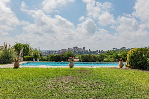 Maison à vendre à Cagnes-sur-Mer (06800)