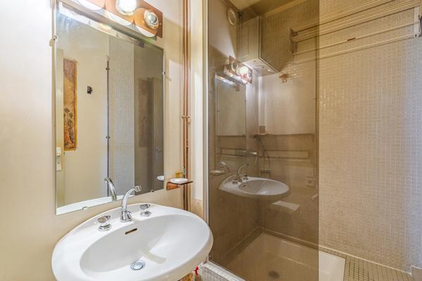 Appartement
         4 pièces
        - 85 m² Exclusivité 695 000 € *