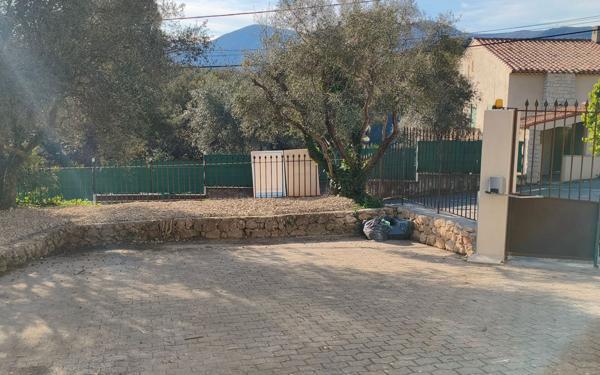 Maison à louer    5 pièces •  La Gaude