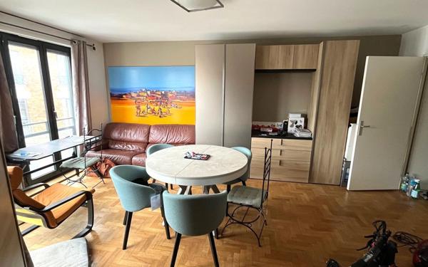 Appartement à vendre    2 pièces • 52,01 m2 Vincennes