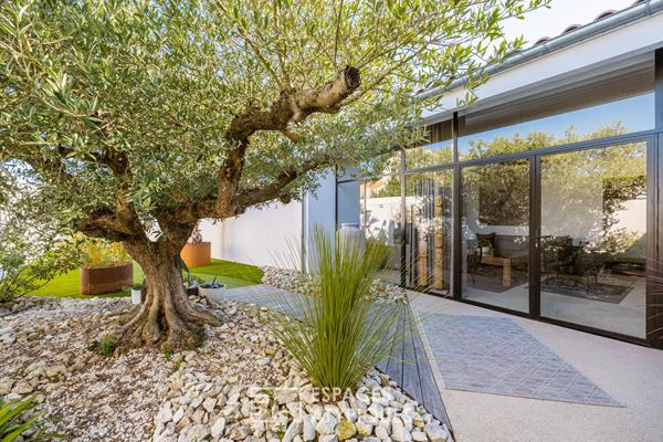 Contemporaine de plain-pied aux matériaux d’exception