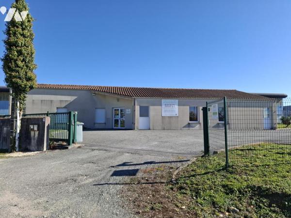 Locaux Commerciaux - zone des Charriers - 249 m² libre pour janvier 2026 sur une parcelle de 2123 m²