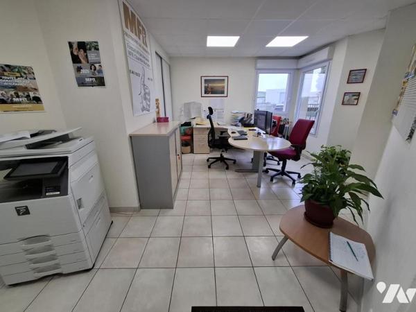 Locaux Commerciaux - zone des Charriers - 249 m² libre pour janvier 2026 sur une parcelle de 2123 m²