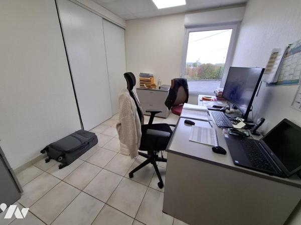 Locaux Commerciaux - zone des Charriers - 249 m² libre pour janvier 2026 sur une parcelle de 2123 m²