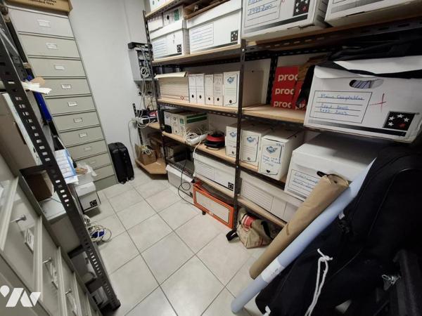 Locaux Commerciaux - zone des Charriers - 249 m² libre pour janvier 2026 sur une parcelle de 2123 m²