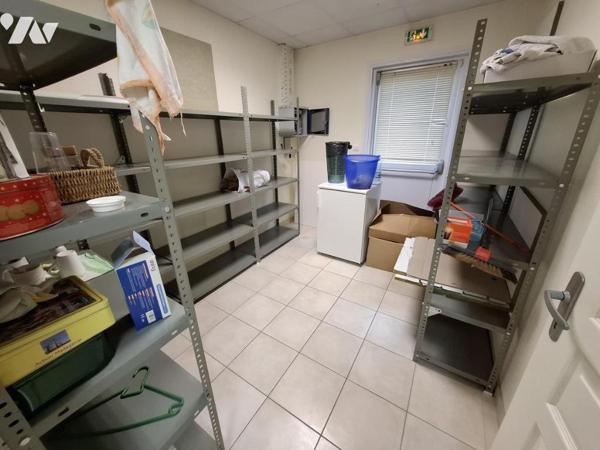 Locaux Commerciaux - zone des Charriers - 249 m² libre pour janvier 2026 sur une parcelle de 2123 m²
