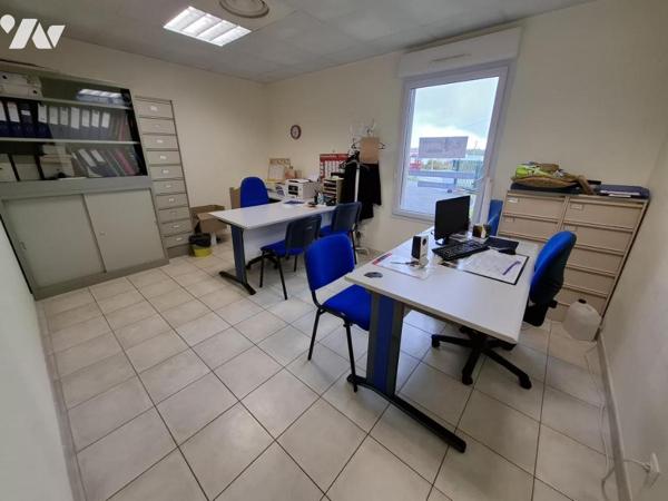 Locaux Commerciaux - zone des Charriers - 249 m² libre pour janvier 2026 sur une parcelle de 2123 m²