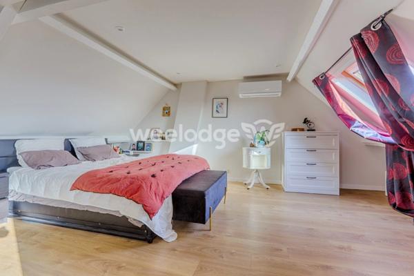 Maison à vendre 6 pièces de 212,81 m² à Triel-sur-Seine