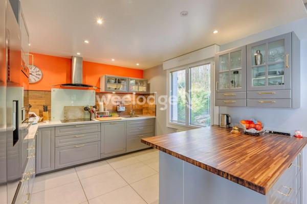 Maison à vendre 6 pièces de 212,81 m² à Triel-sur-Seine