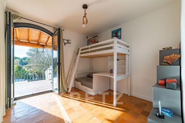 Aix-en-Provence. Élégante villa familiale de 220 m² au cœur d’un parc arboré