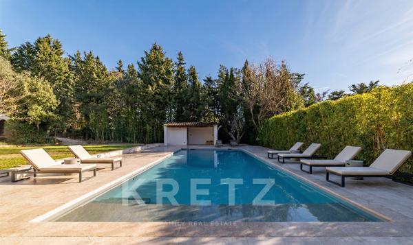 Aix-en-Provence. Élégante villa familiale de 220 m² au cœur d’un parc arboré