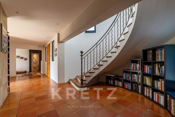 Aix-en-Provence. Élégante villa familiale de 220 m² au cœur d’un parc arboré