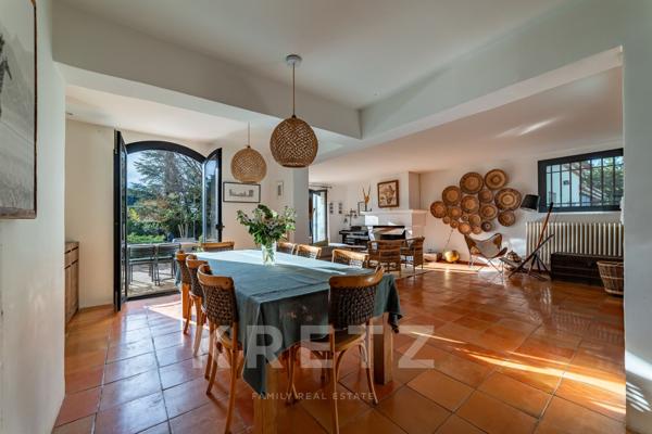 Aix-en-Provence. Élégante villa familiale de 220 m² au cœur d’un parc arboré