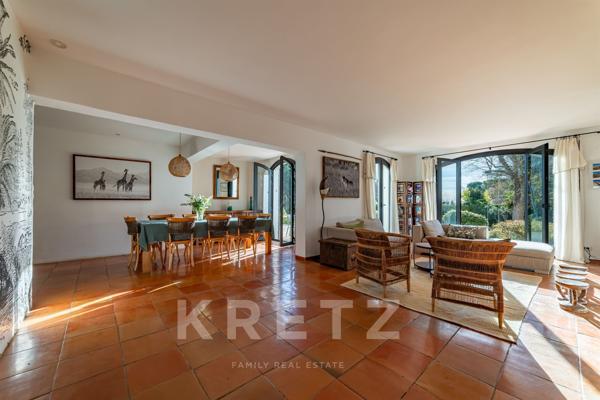 Aix-en-Provence. Élégante villa familiale de 220 m² au cœur d’un parc arboré