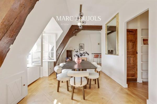 DUPLEX PLACE DES VOSGES.