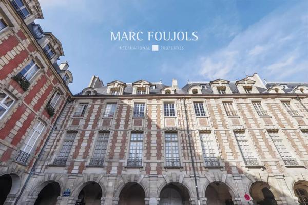 DUPLEX PLACE DES VOSGES.