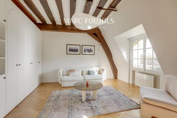 DUPLEX PLACE DES VOSGES.