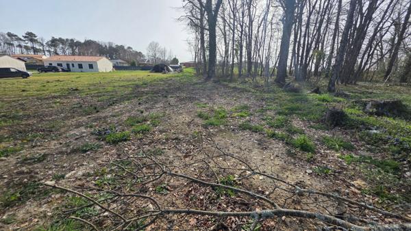 Terrain constructible Coulounieix Chamiers 1770 m2