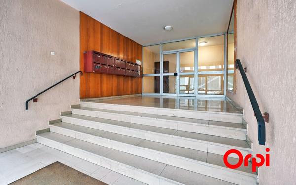 Appartement à vendre    3 pièces • 73,18 m2 Lyon 2