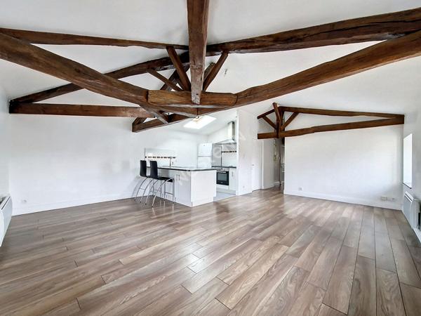 A LOUER APPARTEMENT AVEC CACHET CUISINE AMÉNAGÉE ET ÉQUIPÉE 2 CHAMBRES POITIERS SUD